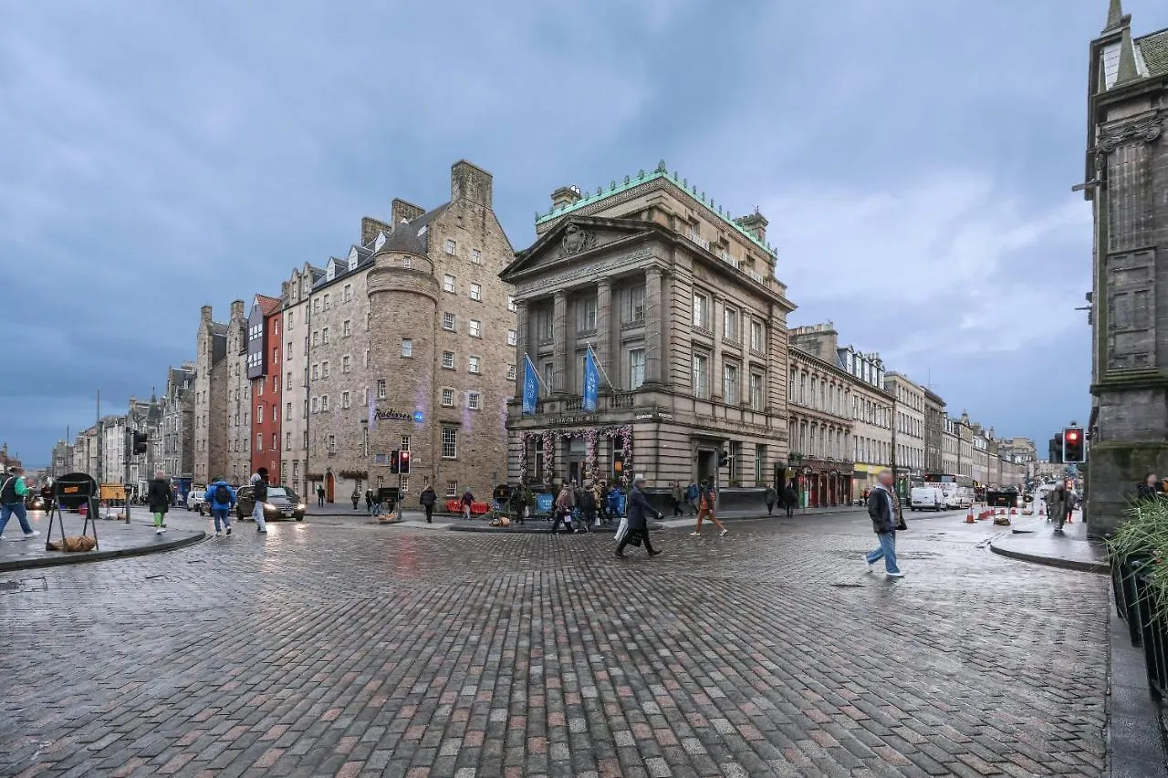 Luxury 3 Bed Royal Mile Apartment إدنبرة