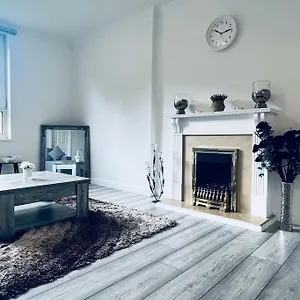 Superb 2 Bedroom With Free Parking Apartment